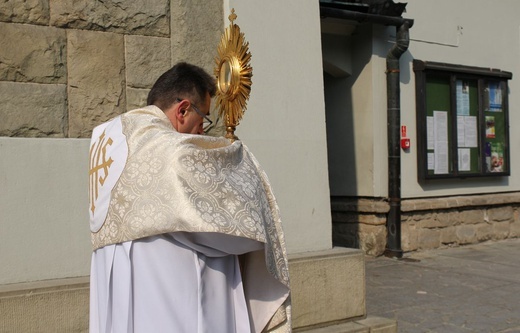 Błogosławieństwo i Koronka do Bożego Miłosierdzia z wieży konkatedry w Żywcu