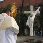 Błogosławieństwo i Koronka do Bożego Miłosierdzia z wieży konkatedry w Żywcu