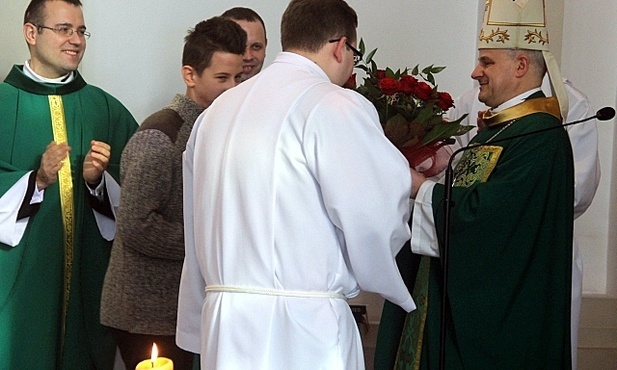 Bp Marek Mendyk w obiektywie Gościa Niedzielnego