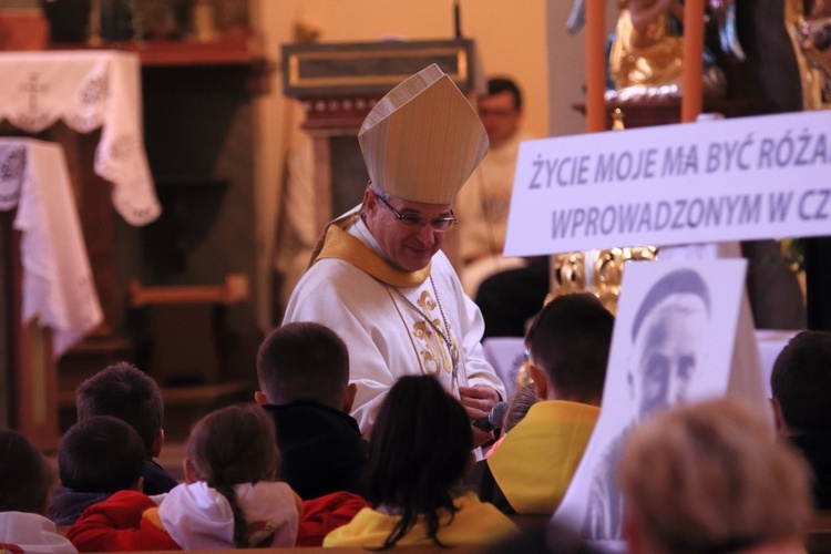 Bp Marek Mendyk w obiektywie Gościa Niedzielnego