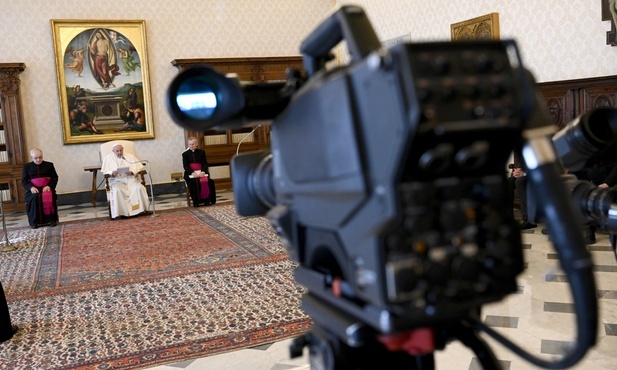 Papież modlił się za pracowników mediów