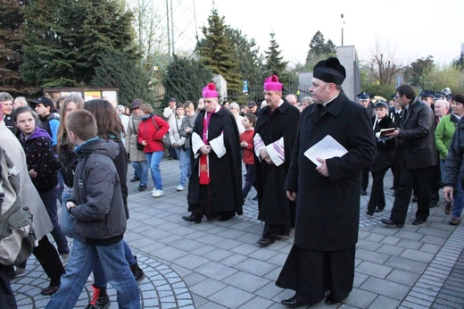 Tak było w 2014 roku - Miejska Droga Krzyżowa w Bielsku-Białej Leszczyny - Złote Łany