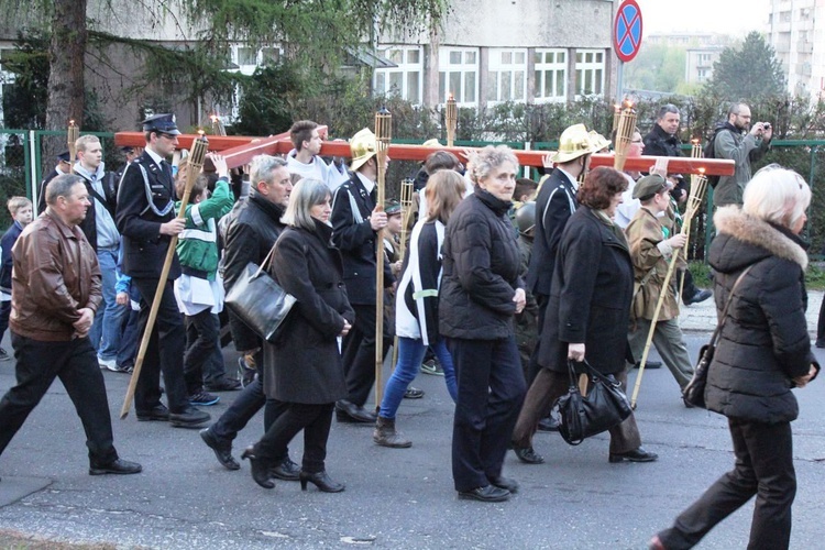 Tak było w 2014 roku - Miejska Droga Krzyżowa w Bielsku-Białej Leszczyny - Złote Łany