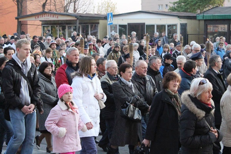 Tak było w 2014 roku - Miejska Droga Krzyżowa w Bielsku-Białej Leszczyny - Złote Łany