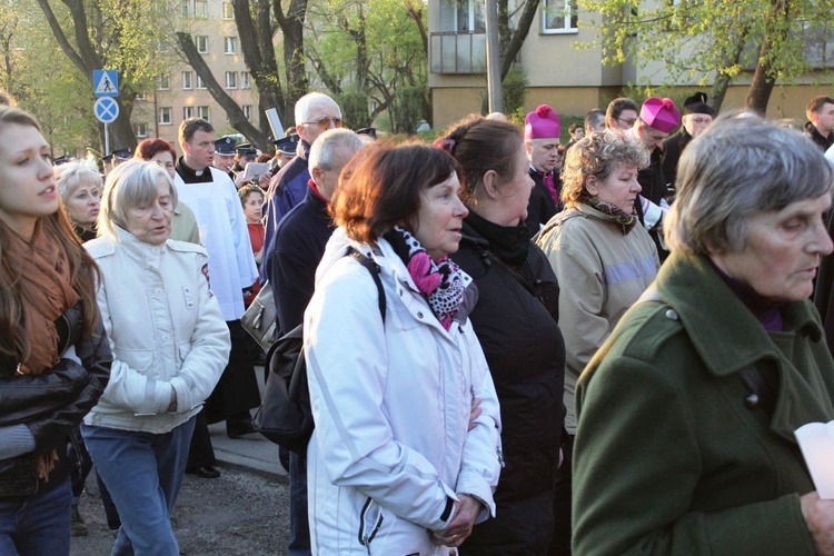 Tak było w 2014 roku - Miejska Droga Krzyżowa w Bielsku-Białej Leszczyny - Złote Łany