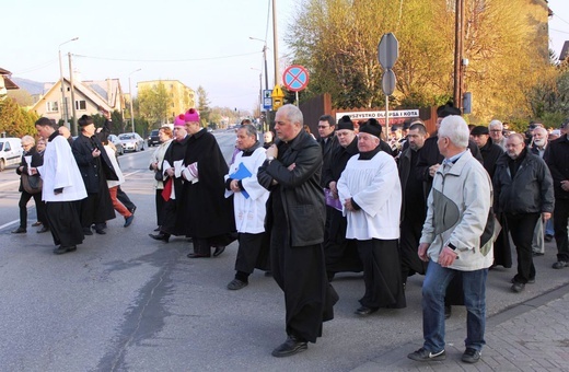 Tak było w 2014 roku - Miejska Droga Krzyżowa w Bielsku-Białej Leszczyny - Złote Łany