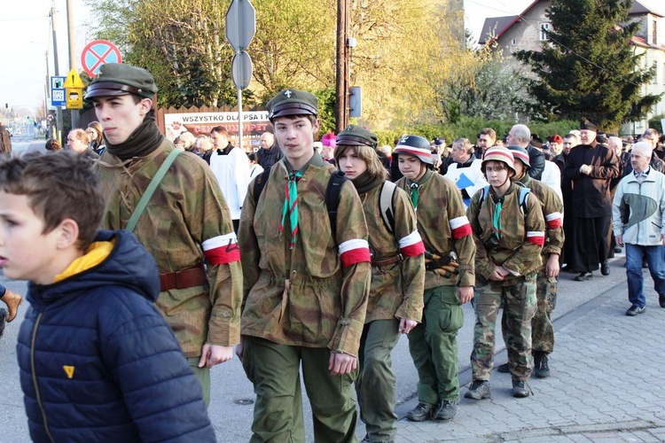 Tak było w 2014 roku - Miejska Droga Krzyżowa w Bielsku-Białej Leszczyny - Złote Łany