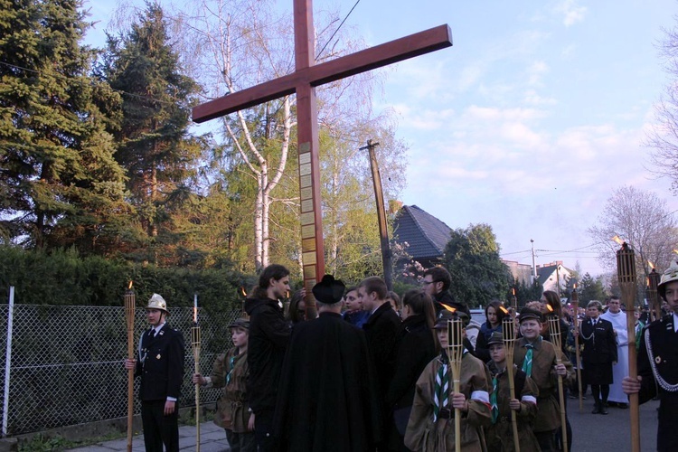 Tak było w 2014 roku - Miejska Droga Krzyżowa w Bielsku-Białej Leszczyny - Złote Łany