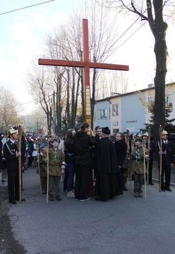 Tak było w 2014 roku - Miejska Droga Krzyżowa w Bielsku-Białej Leszczyny - Złote Łany