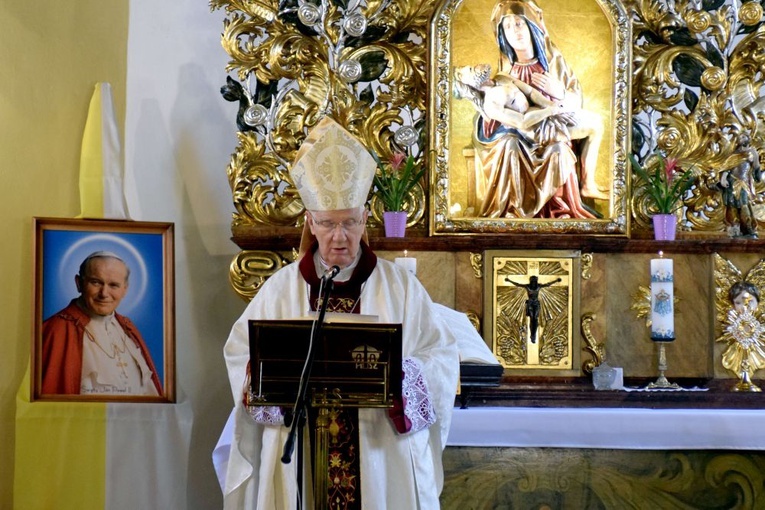XVI Msza św. papieska w Wałbrzychu