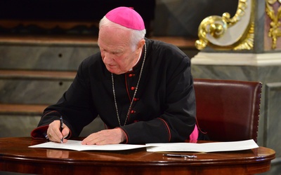 Zarządzenie podpisał bp Ignacy Dec, administrator apostolski diecezji świdnickiej.