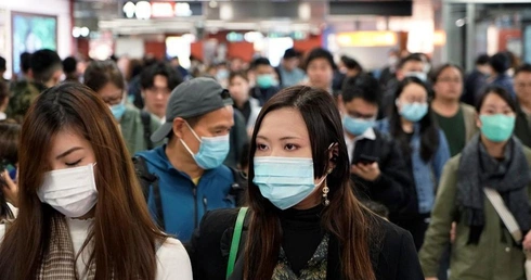 WHO rozważa zalecenie noszenia masek w miejscach publicznych