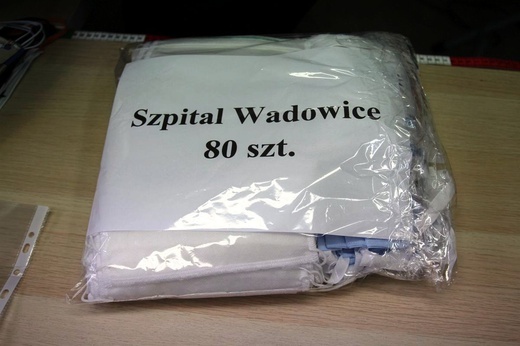 "Ruah" szyje w Czańcu maseczki dzięki pomocy darczyńców