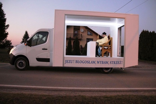 Samochodowa podróż Jezusa i Maryi w Witkowicach