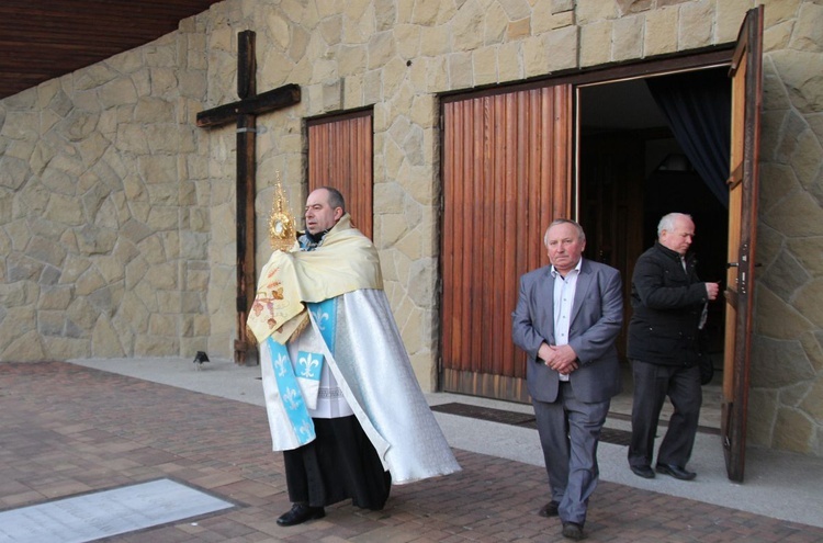 Samochodowa podróż Jezusa i Maryi w Witkowicach