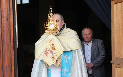 Samochodowa podróż Jezusa i Maryi w Witkowicach