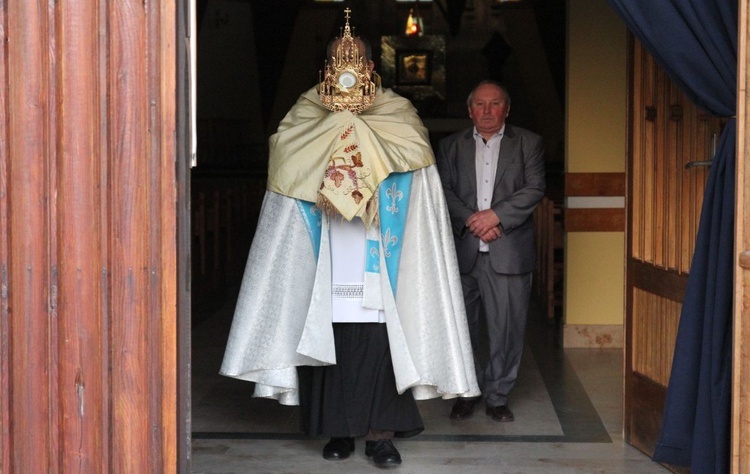 Samochodowa podróż Jezusa i Maryi w Witkowicach