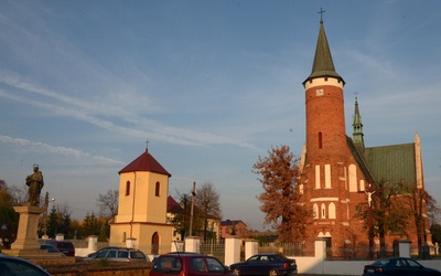 Drzewica to 4-tysięczne miasto w województwie łódzkim, w powiecie opoczyńskim. Na zdjęciu zabytkowy kościół parafialny pw. św. Łukasza.