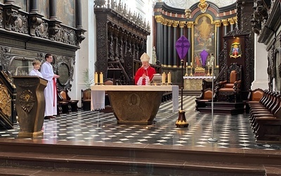 Bp Wiesław Szlachetka w Niedzielę Palmową odprawił Eucharystię w archikatedrze oliwskiej w Gdańsku.