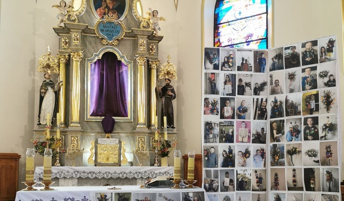 Dekoracja w porąbczańskim kościele w Niedzielę Palmową.