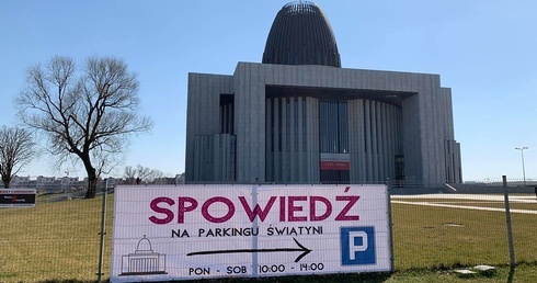Na spowiedź przyjedź samochodem