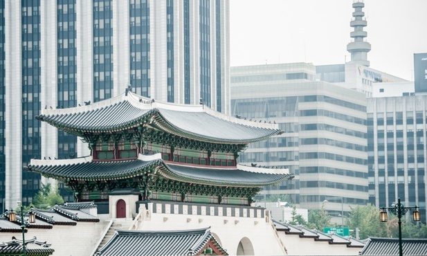 Korea Południowa rozważa wprowadzenie opasek śledzących osoby na kwarantannie