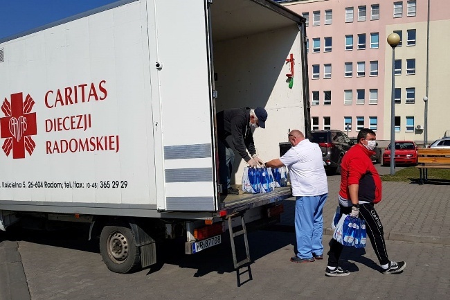 Radomska Caritas pomaga w walce z koronawirusem