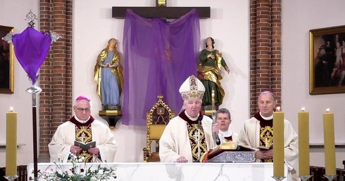 Msza św. Krzyżma w bazylice katedralnej na Pradze.
