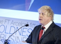 Boris Johnson nadal na intensywnej terapii, jego stan się poprawia