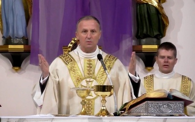 Mszy św. Wieczerzy Pańskiej przewodniczył bp Marek Solarczyk.
