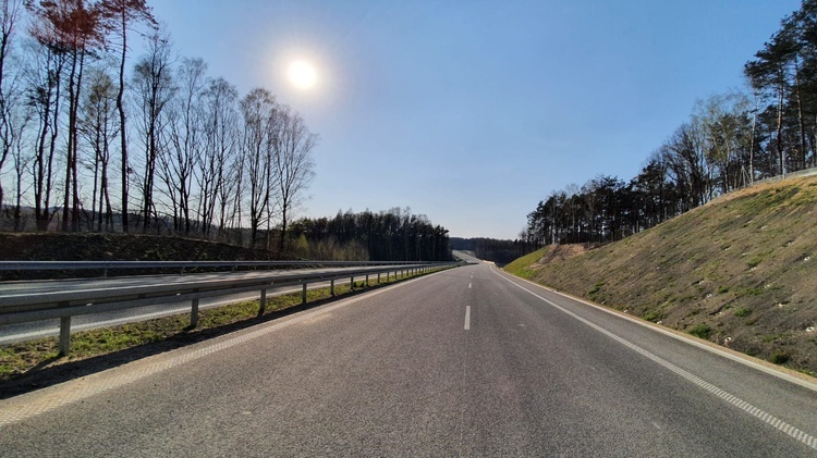 Nowy odcinek Drogi Regionalnej Racibórz-Pszczyna na zdjęciach