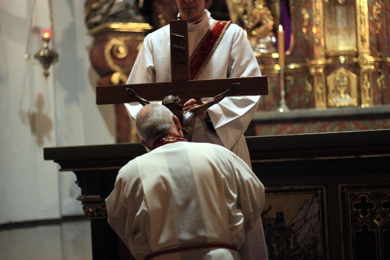 Liturgia Męki Pańskiej w katedrze opolskiej AD 2020