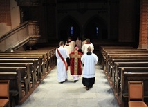 Liturgia Męki Pańskiej w katedrze opolskiej AD 2020