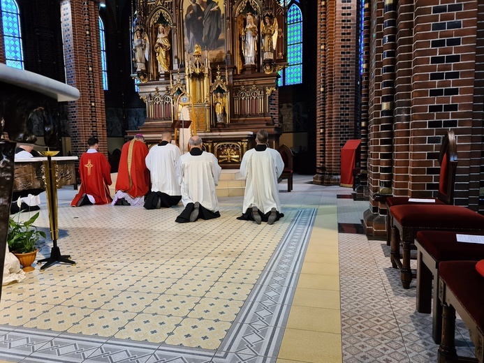 Wielki Piątek w gliwickiej katedrze - cz. 2