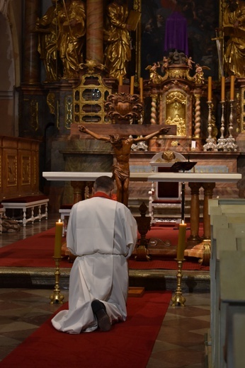 Liturgia Wielkiego Piątku w Paradyżu