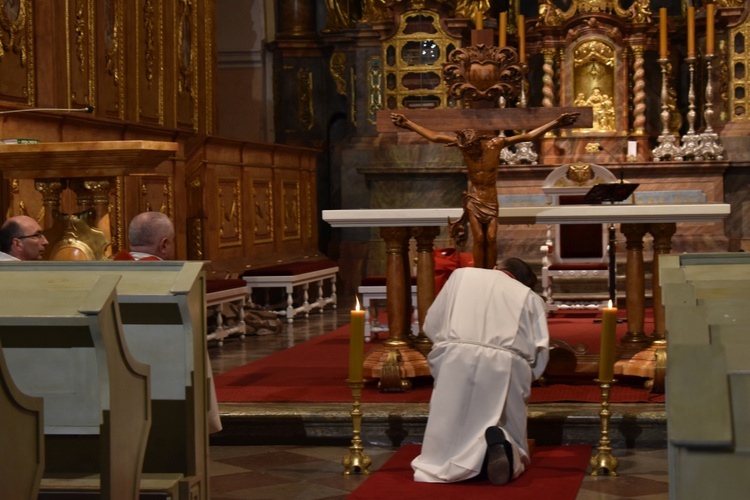 Liturgia Wielkiego Piątku w Paradyżu