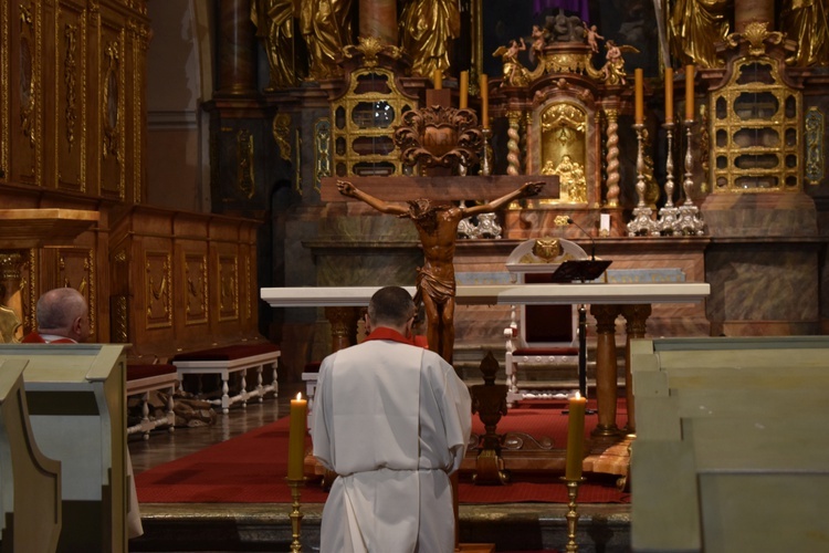 Liturgia Wielkiego Piątku w Paradyżu