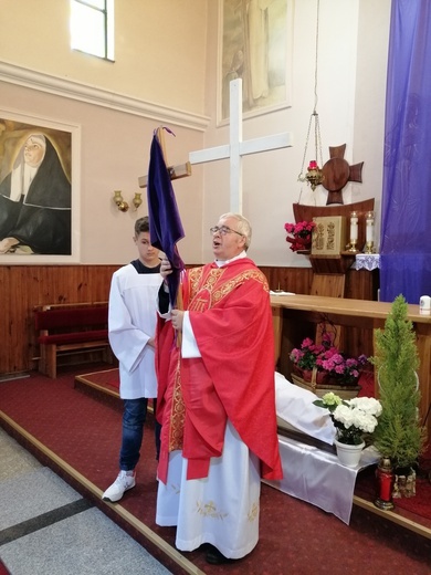 Krzyże z diecezjalnych świątyń