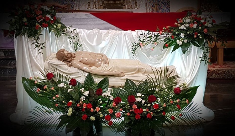 Pielgrzymka do grobów Pańskich w kościołach diecezji tarnowskiej