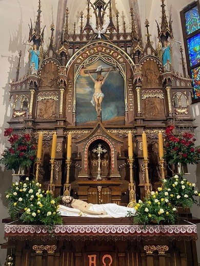 Pielgrzymka do grobów Pańskich w kościołach diecezji tarnowskiej