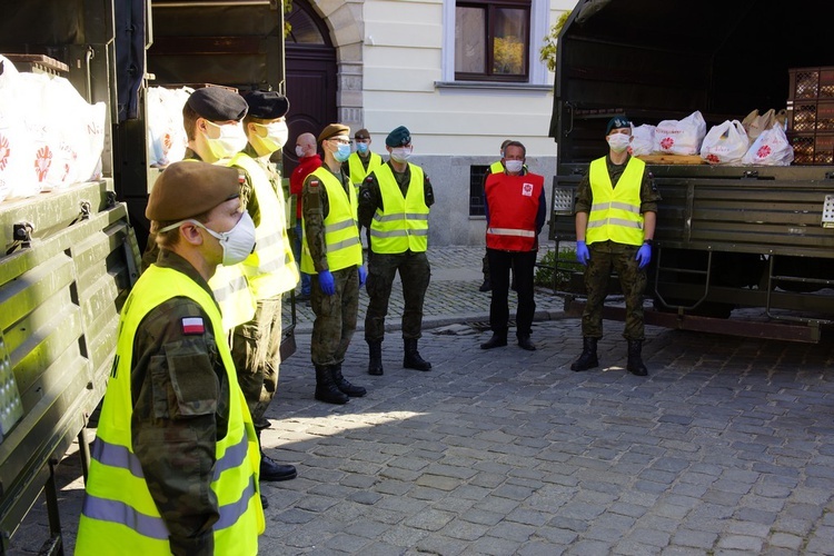 Wrocławska Caritas przygotowała 500 paczek świątecznych