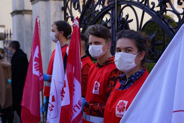 Wrocławska Caritas przygotowała 500 paczek świątecznych