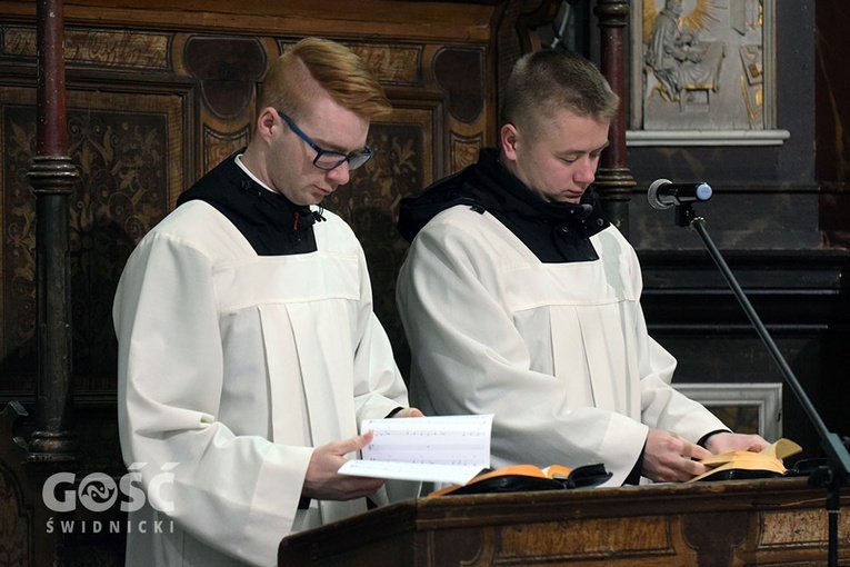 Wielkosobotnia ciemna jutrznia w katedrze świdnickiej