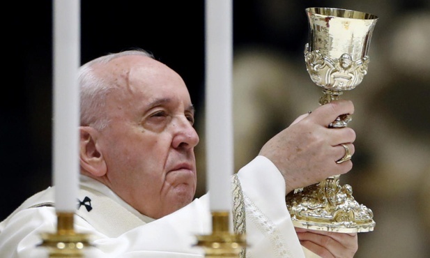 Papież przewodniczył Mszy w pustej bazylice świętego Piotra. "Nowina o Zmartwychwstaniu jest infekcją nadziei"