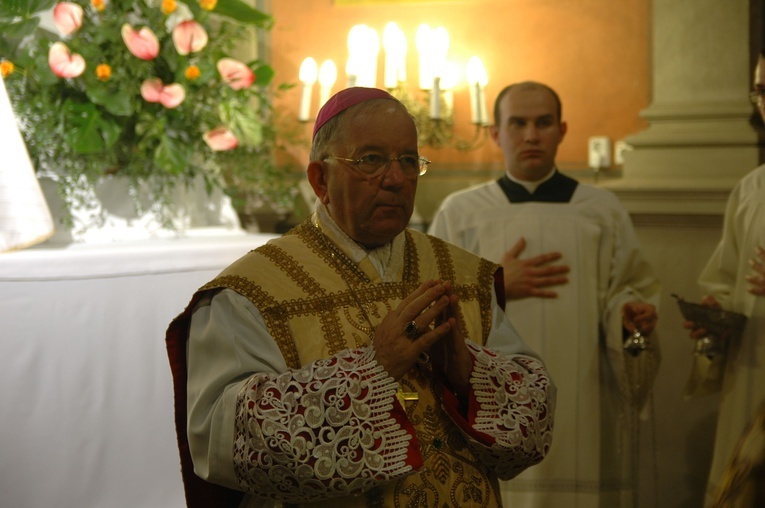 Posługa bp. Romana Marcinkowskiego w dziennikarskim obiektywie