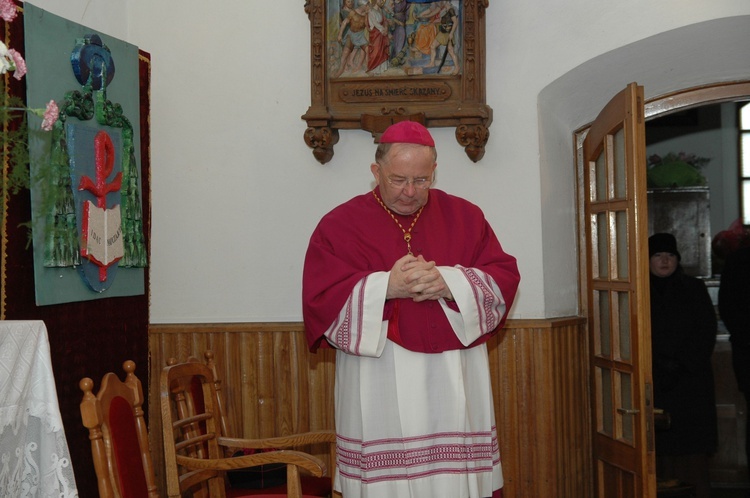 Posługa bp. Romana Marcinkowskiego w dziennikarskim obiektywie