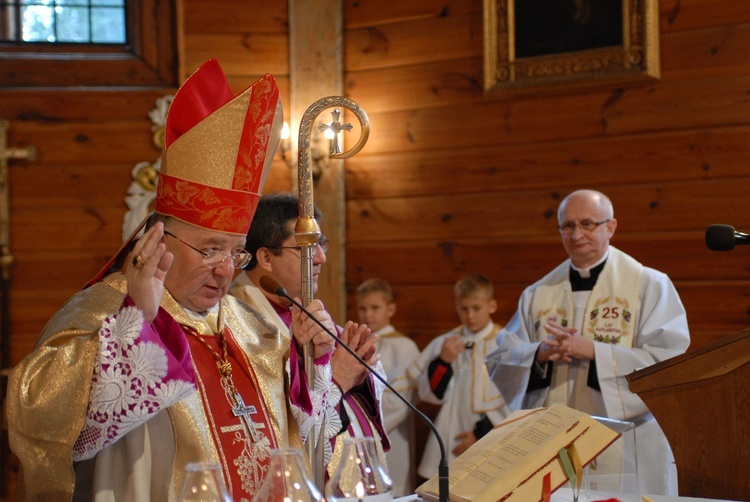 Posługa bp. Romana Marcinkowskiego w dziennikarskim obiektywie