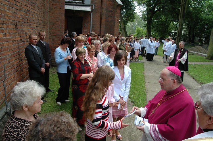 Posługa bp. Romana Marcinkowskiego w dziennikarskim obiektywie