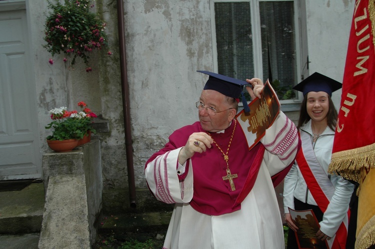 Posługa bp. Romana Marcinkowskiego w dziennikarskim obiektywie