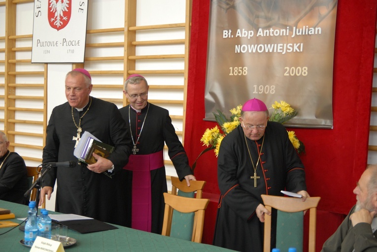 Posługa bp. Romana Marcinkowskiego w dziennikarskim obiektywie